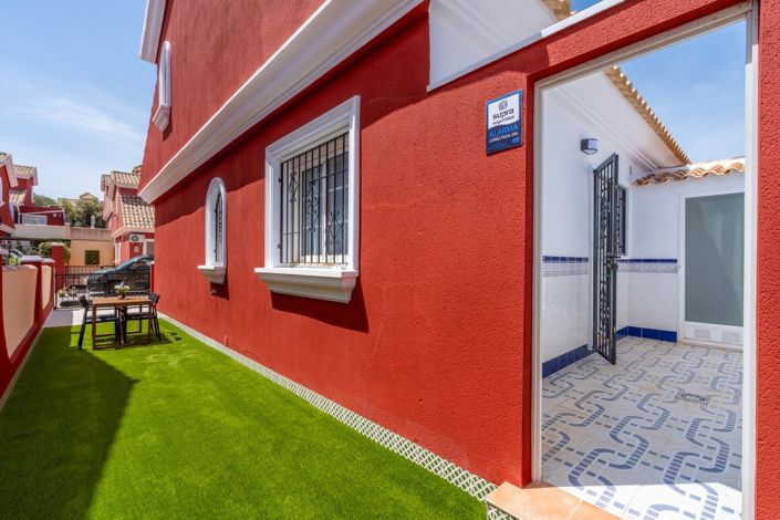 Image No.21-3 Bed Townhouse for sale