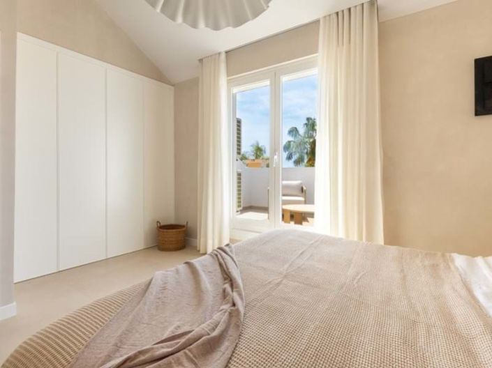 Image No.23-3 Bed Townhouse for sale