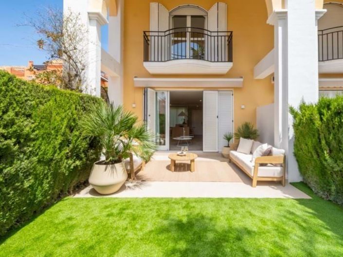 Image No.29-3 Bed Townhouse for sale