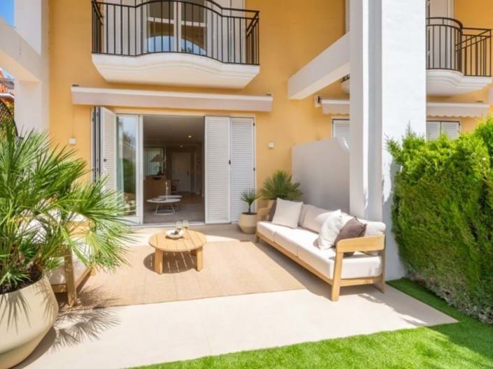 Image No.31-3 Bed Townhouse for sale