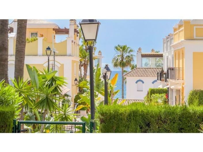 Image No.35-3 Bed Townhouse for sale