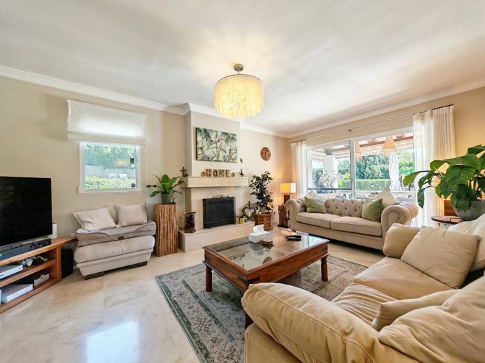 Image No.3-4 Bed Villa for sale