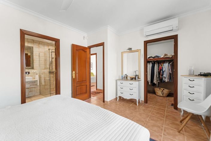 Image No.19-4 Bed Villa for sale