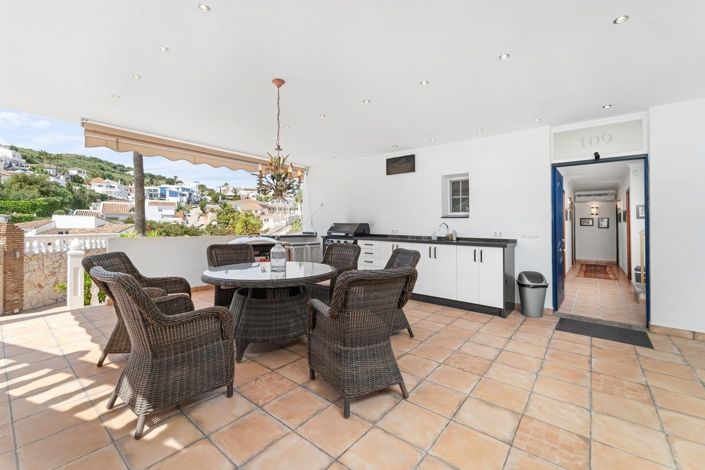 Image No.26-4 Bed Villa for sale