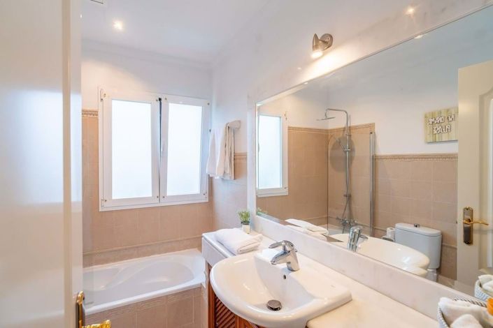 Image No.11-3 Bed Villa for sale