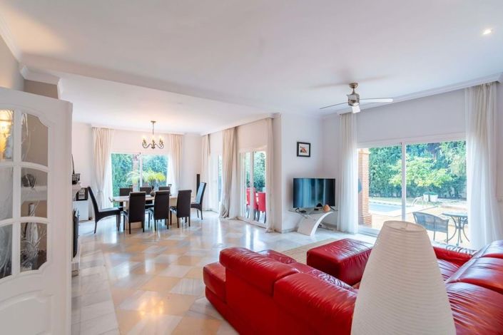 Image No.18-3 Bed Villa for sale