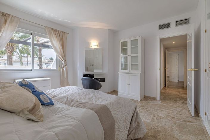 Image No.10-3 Bed Apartment for sale