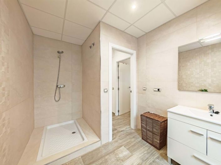 Image No.26-3 Bed Semi-Detached for sale