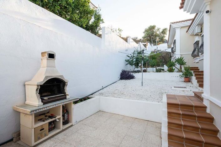Image No.9-5 Bed Villa for sale