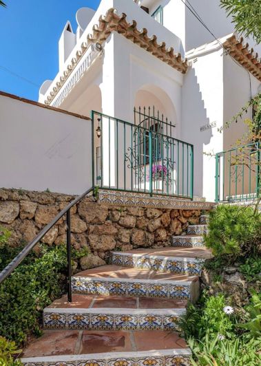 Image No.16-2 Bed Semi-Detached for sale