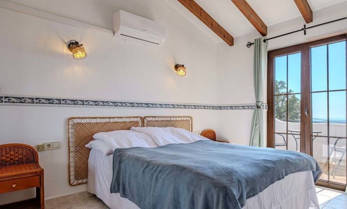 Image No.19-2 Bed Semi-Detached for sale