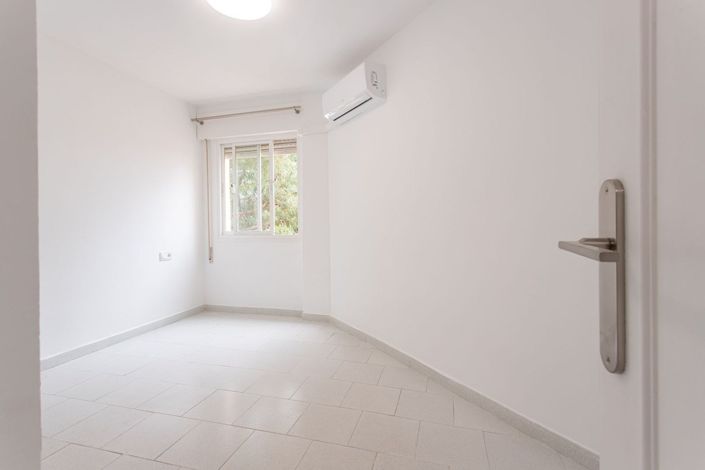Image No.35-2 Bed Apartment for sale