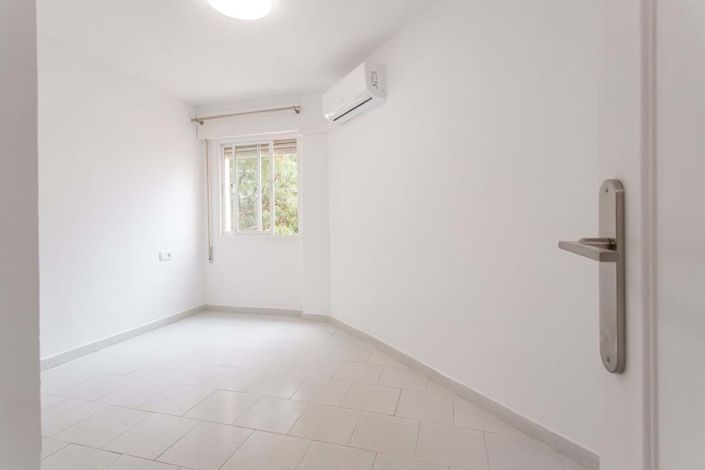 Image No.36-2 Bed Apartment for sale