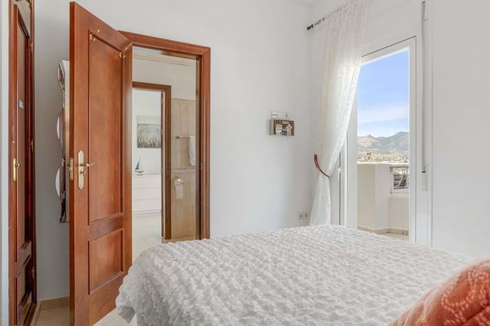 Image No.34-5 Bed Villa for sale