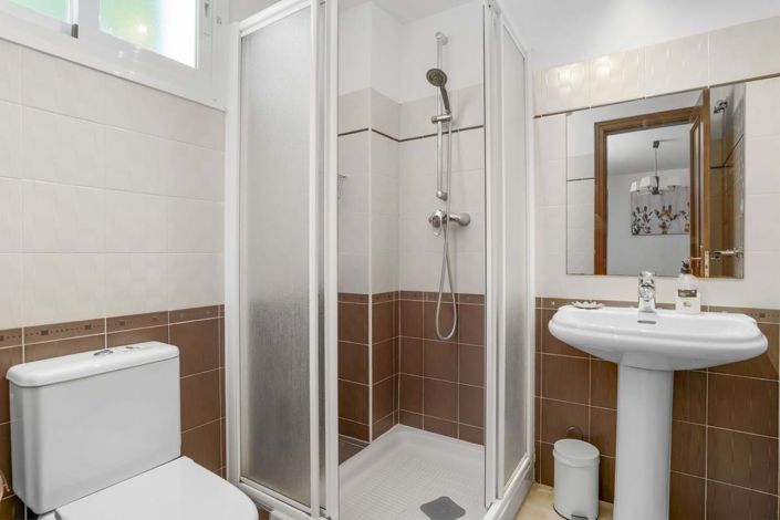 Image No.36-5 Bed Villa for sale