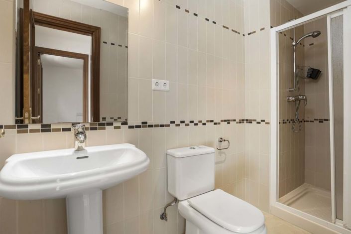 Image No.37-5 Bed Villa for sale