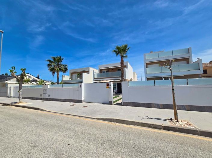 Image No.2-Villa de 3 chambres à vendre à Orihuela Costa