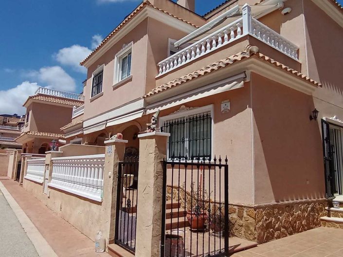 Image No.2-Maison de ville de 3 chambres à vendre à Orihuela Costa