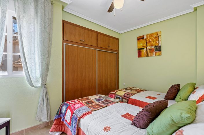 Image No.31-2 Bed Townhouse for sale