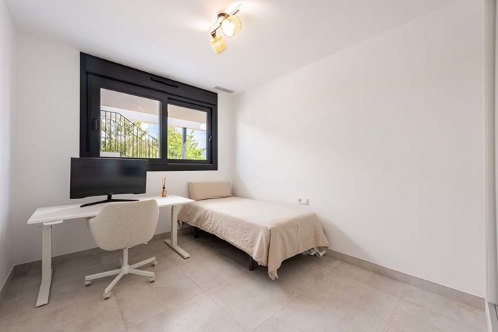 Image No.16-2 Bed Apartment for sale
