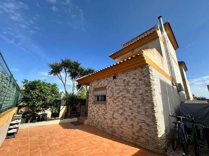Image No.2-3 Bed Villa for sale