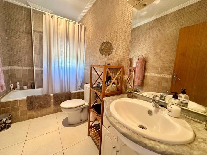 Image No.28-3 Bed Villa for sale