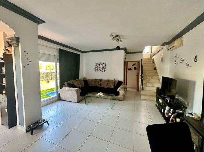 Image No.3-3 Bed Villa for sale