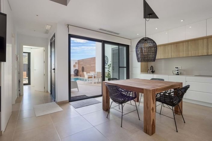 Image No.2-3 Bed Villa for sale