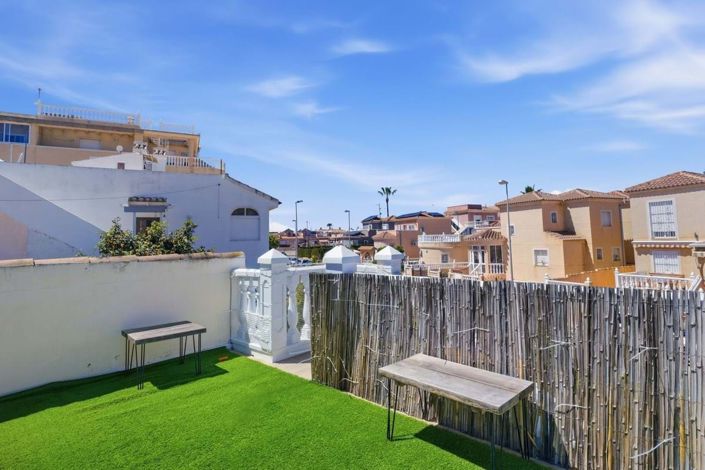 Image No.8-2 Bed Townhouse for sale
