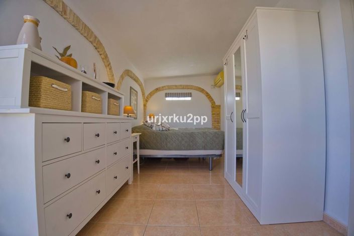 Image No.24-3 Bed Villa for sale