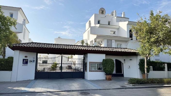 Image No.17-3 Bed Apartment for sale