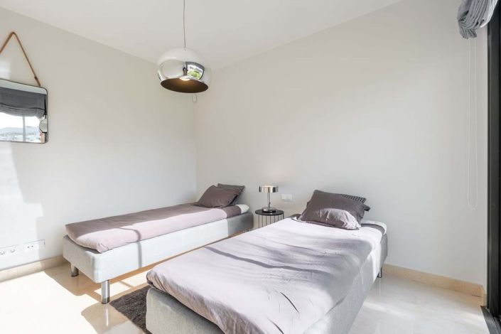 Image No.38-3 Bed Apartment for sale