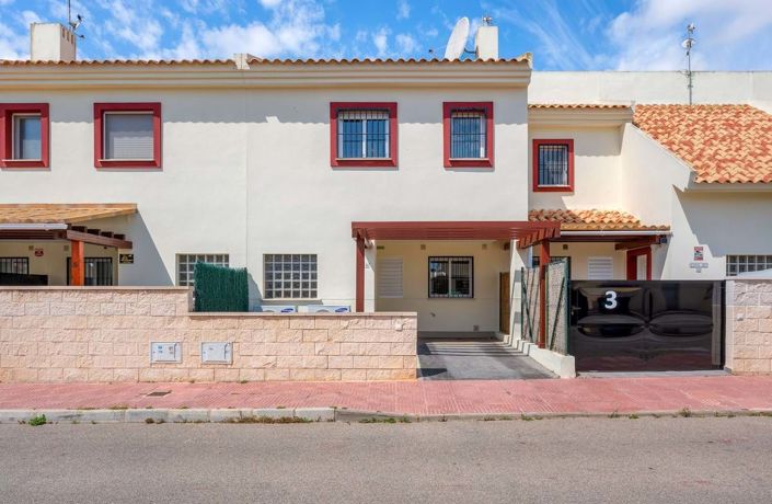 Image No.26-3 Bed Townhouse for sale