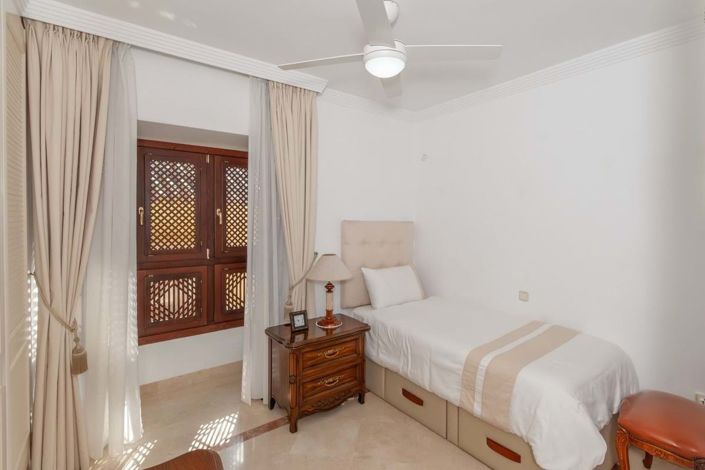 Image No.11-4 Bed Semi-Detached for sale