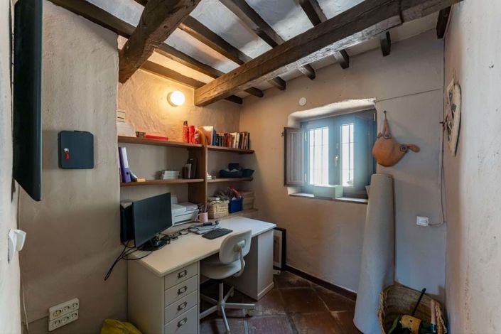 Image No.10-3 Bed Apartment for sale