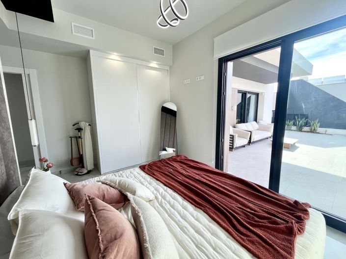 Image No.8-3 Bed Villa for sale