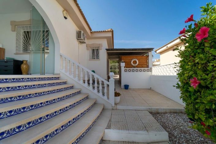 Image No.25-2 Bed Villa for sale
