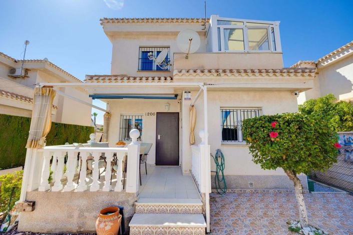 Image No.2-3 Bed Villa for sale
