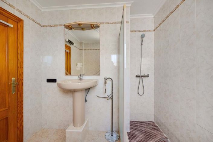 Image No.38-3 Bed Villa for sale