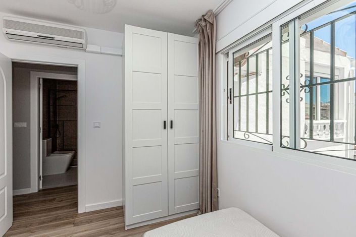 Image No.26-3 Bed Townhouse for sale