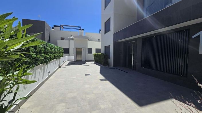 Image No.48-4 Bed Apartment for sale