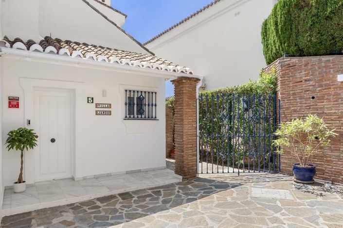 Image No.3-3 Bed Villa for sale