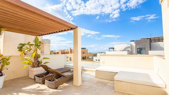 Image No.18-4 Bed Townhouse for sale