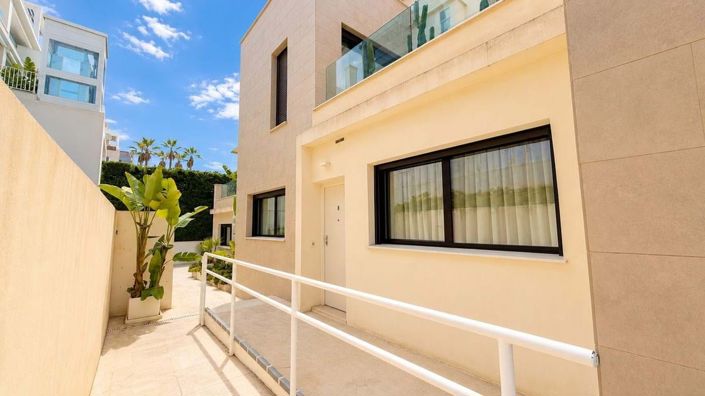 Image No.24-4 Bed Townhouse for sale