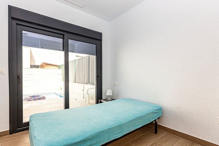 Image No.20-3 Bed Villa for sale