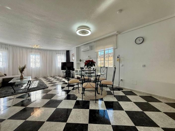 Image No.26-4 Bed Bungalow for sale