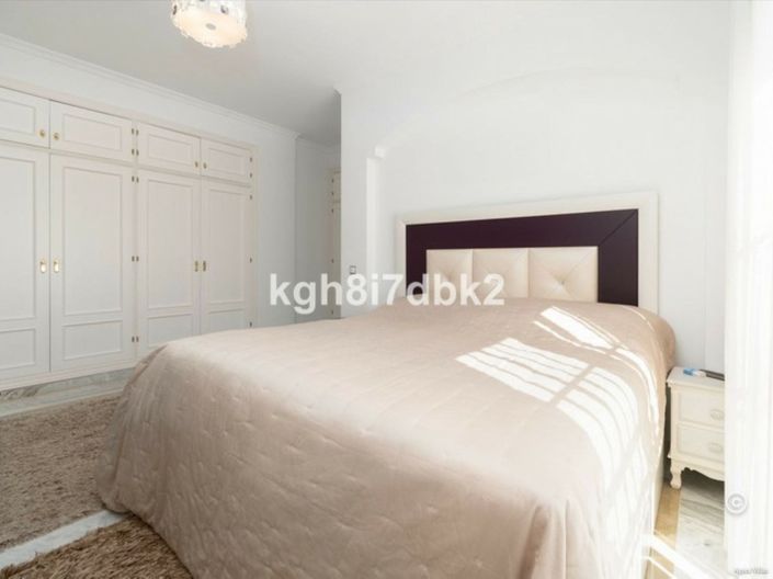 Image No.20-4 Bed Villa for sale