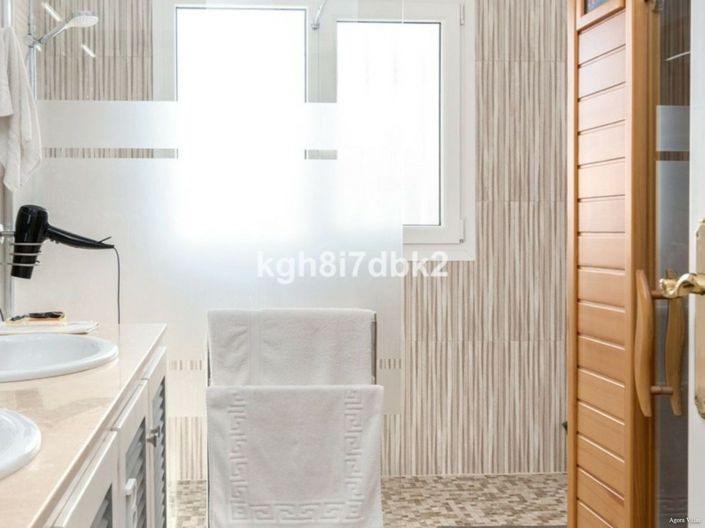 Image No.22-4 Bed Villa for sale