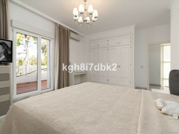 Image No.25-4 Bed Villa for sale