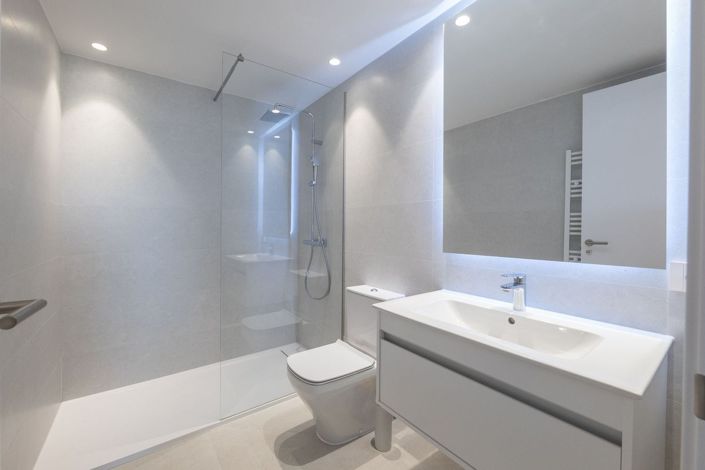 Image No.8-2 Bed Property for sale